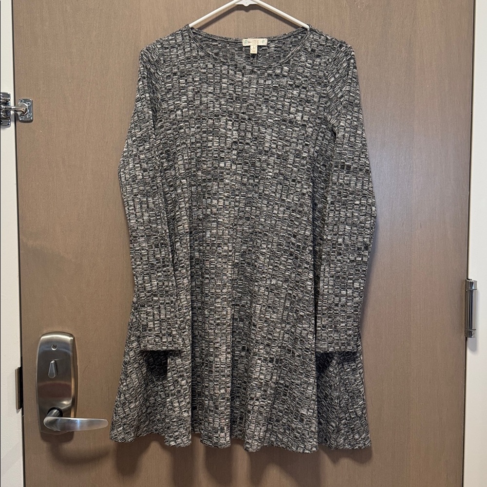 love, Fire Size S Black and Gray Long Sleeve knit Dress